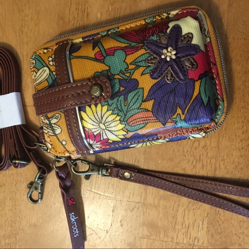 NWOT Sakroots wristlet/crossbody